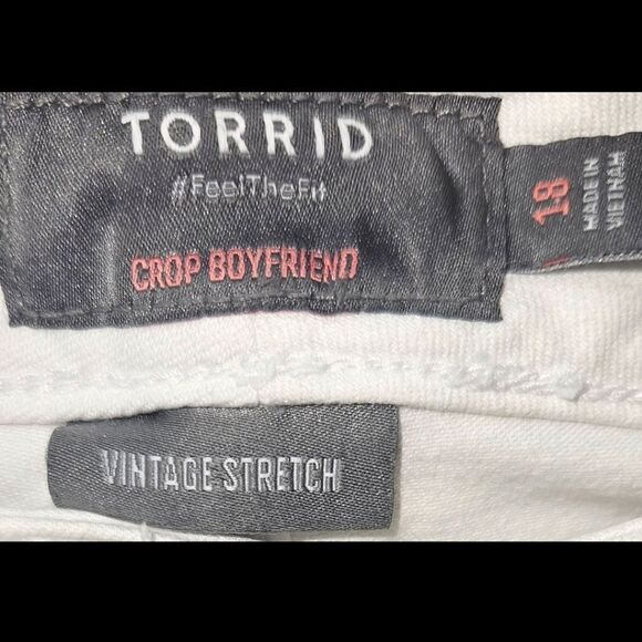 TORRID PLUS Size White Distressed Cropped Vintage Boyfriend Jeans Plus Size 18 - Picture 11 of 16